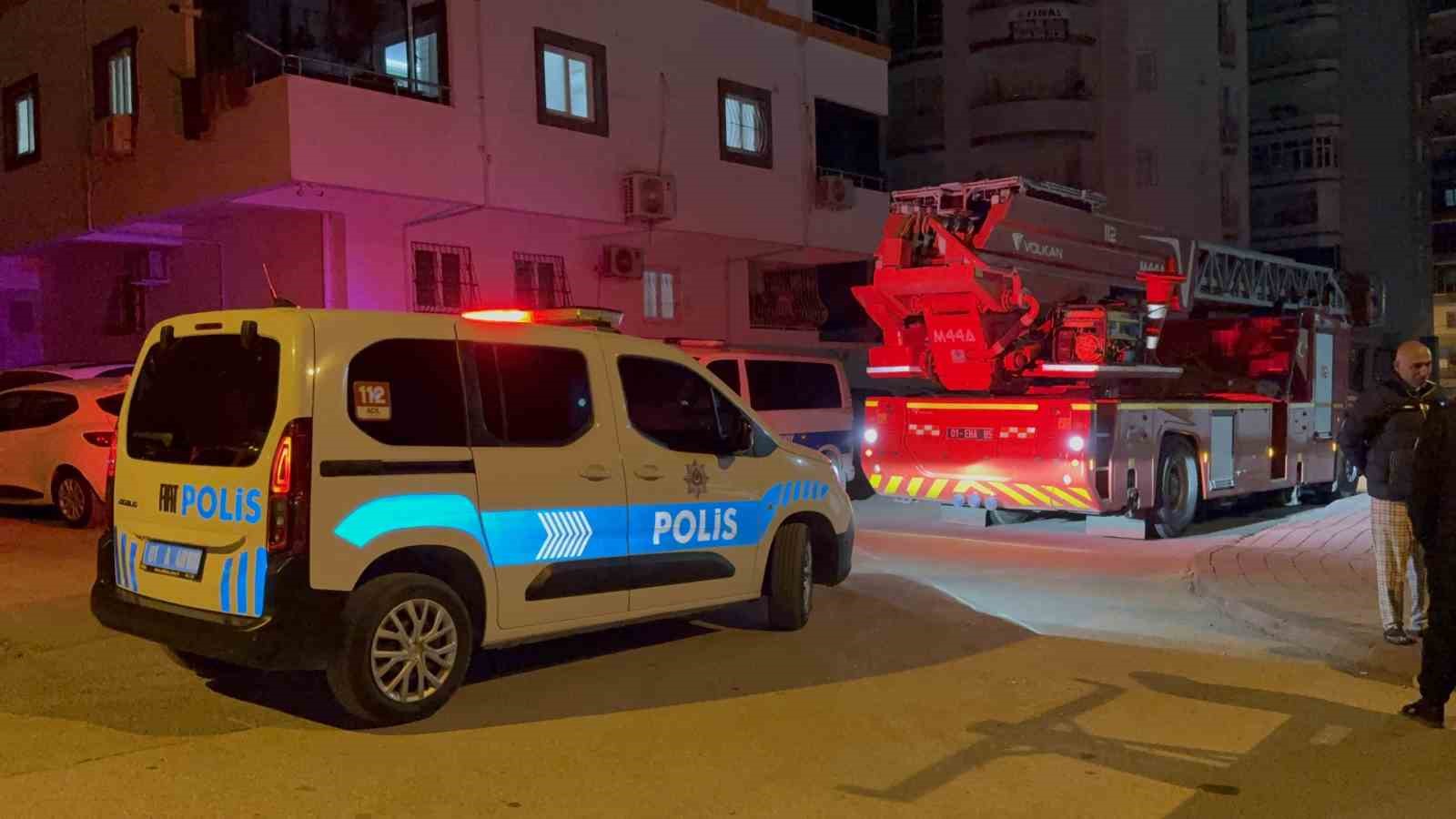 adanada bir genc elindeki kolonya sisesiyle dehset sacti kendimi ve evi yakacagim 7 Z2cCNYkW