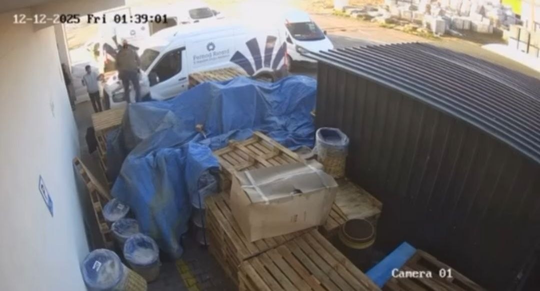 Adana’da bir kişinin bıçaklanarak öldürüldüğü olayın kamera kayıtları ortaya çıktı 5 adanada bir kisinin bicaklanarak olduruldugu olayin kamera kayitlari ortaya cikti 1 DtOX495O