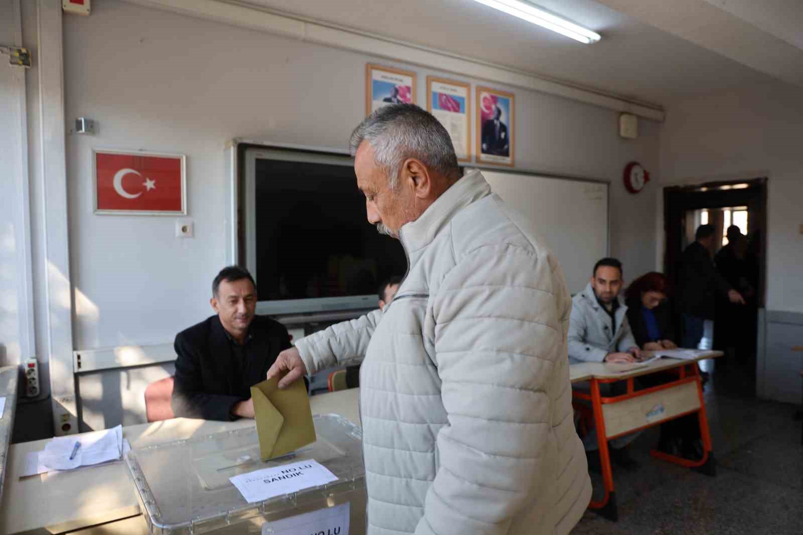 Adana’da bir mahallede seçim heyecanı 4 adanada bir mahallede secim heyecani 0