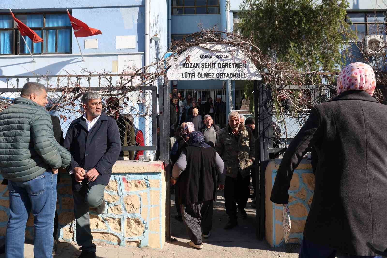 Adana’da bir mahallede seçim heyecanı 5 adanada bir mahallede secim heyecani 1 uA24vVKB