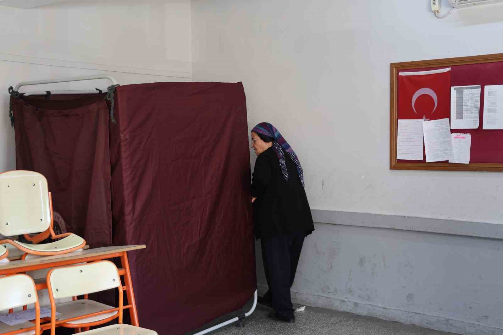Adana’da bir mahallede seçim heyecanı 9 adanada bir mahallede secim heyecani 5 glH69fWN