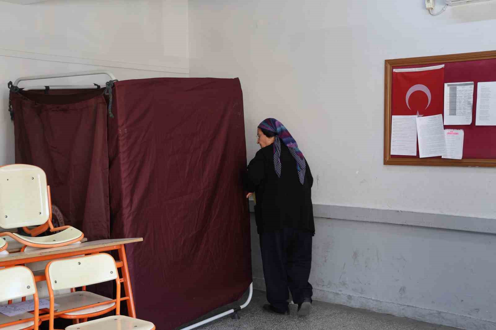 Adana’da bir mahallede seçim heyecanı 11 adanada bir mahallede secim heyecani 7