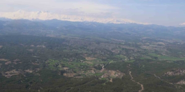 adanada-bir-yanda-kar-bir-yanda-bahar-3hZLIYyy.jpg