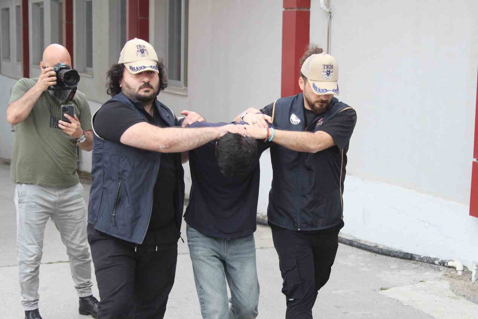 adanada deasin uyuyan hucresine operasyon 16 kisi yakalandi 7 ypXKqLAm