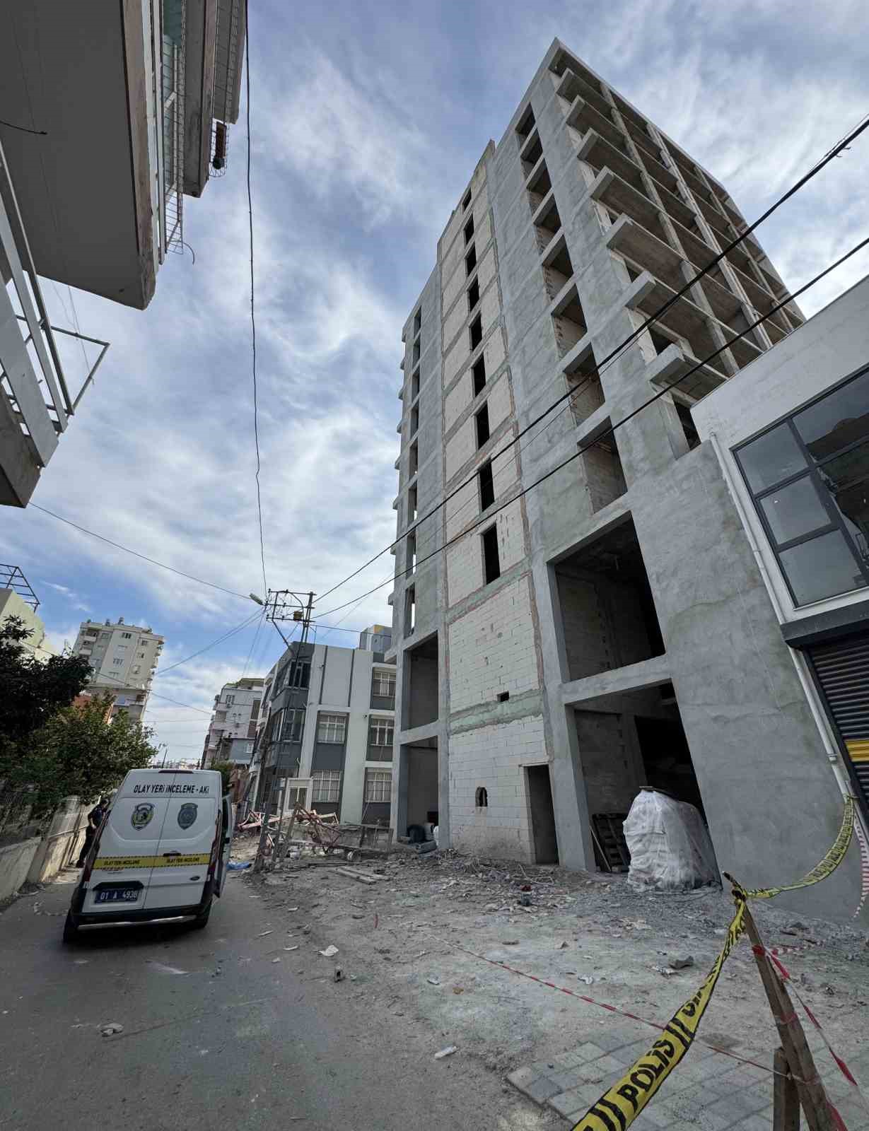 adanada demir iskele zemine cakildi 1 olu 1 yarali 4 7Ij2bbfc