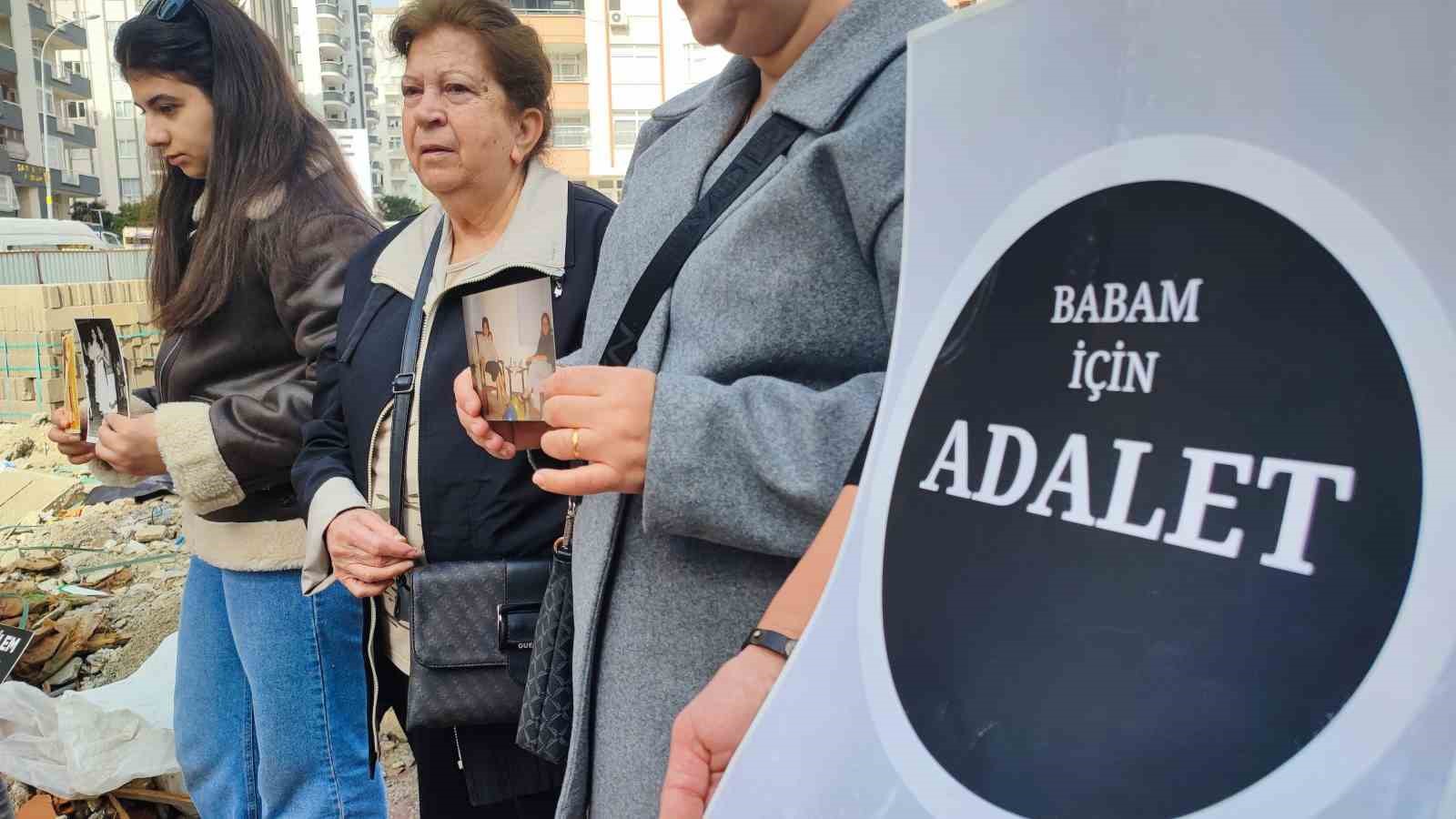 Adana’da depremde 96 kişinin hayatını kaybettiği apartmanın yerinde gözyaşlarına boğuldular 9 adanada depremde 96 kisinin hayatini kaybettigi apartmanin yerinde gozyaslarina boguldular 5 ZnASbukf