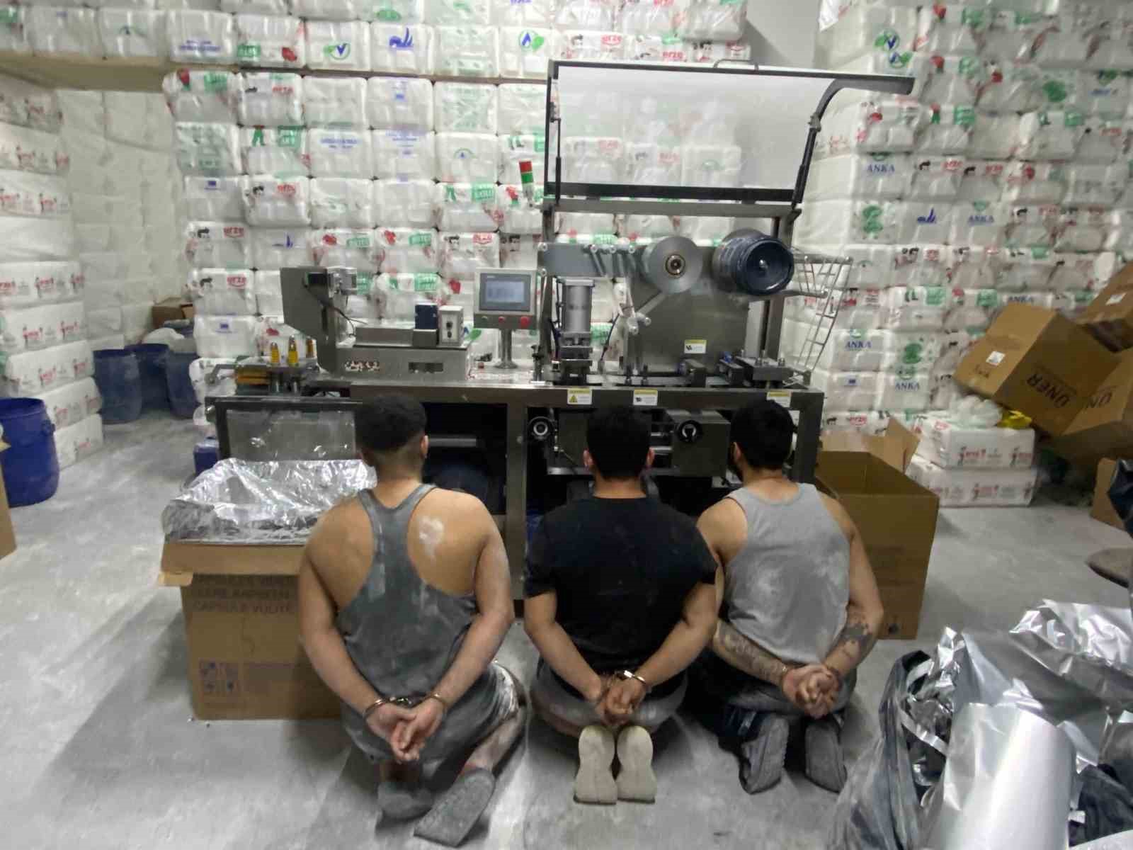 adanada dev operasyon 4 milyon uyusturucu hap ile 3 ton 994 kilogram etken madde CkhUjqtN