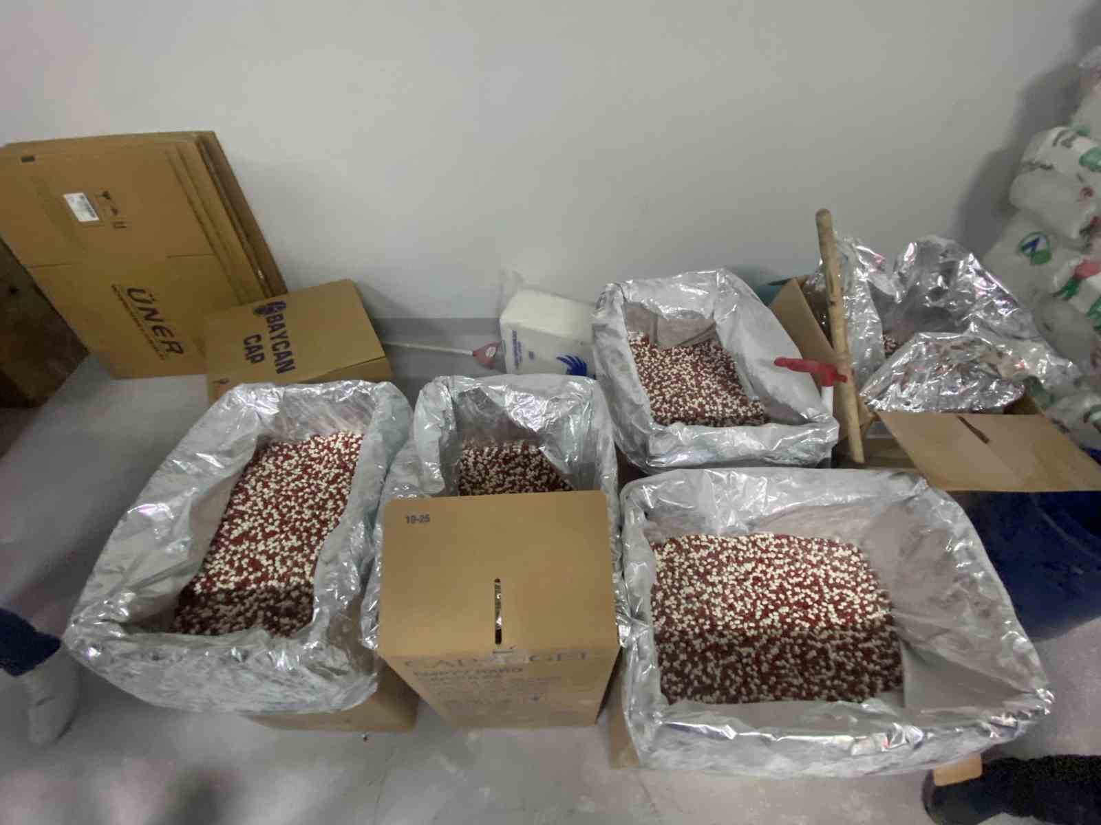 adanada dev operasyon 4 milyon uyusturucu hap ile 3 ton 994 kilogram etken madde dBkG6HN2