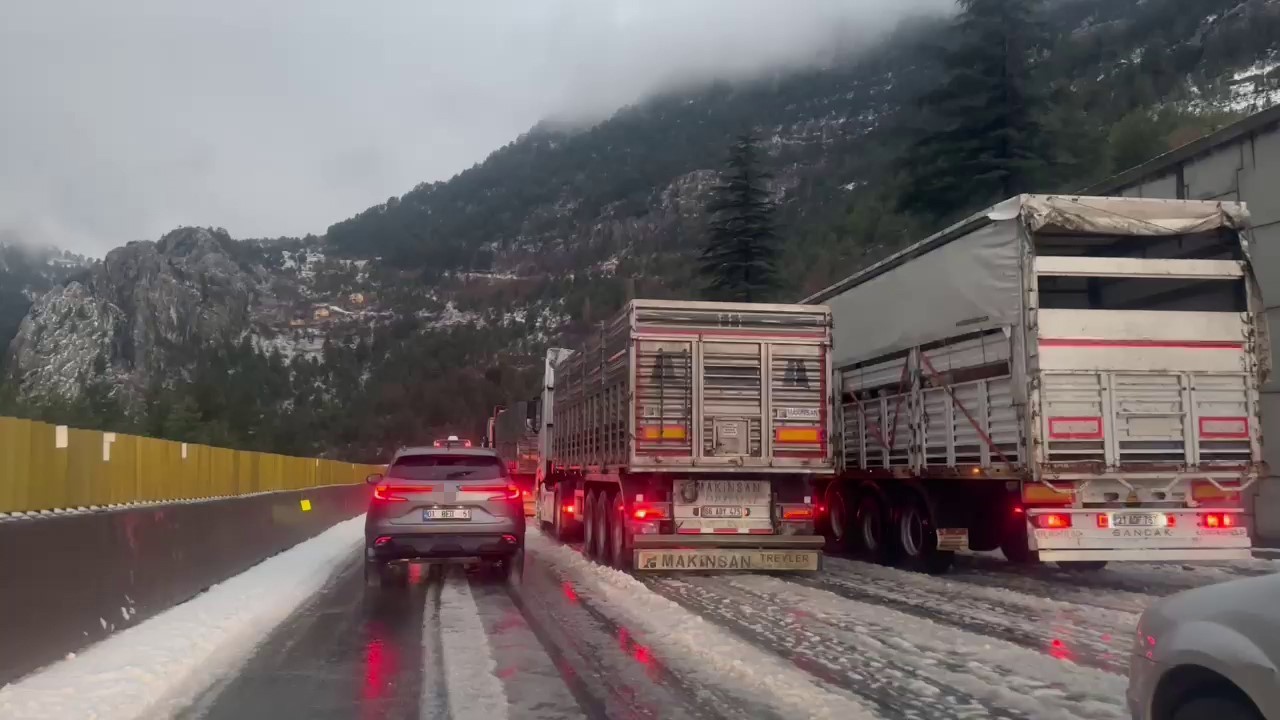 adanada dolu ulasimda aksamalara neden oldu 2 PEJkkSnF