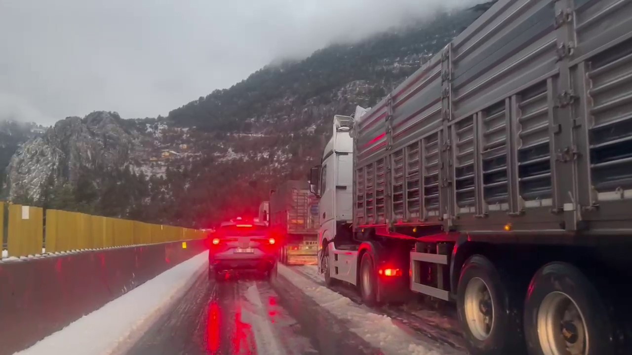 adanada dolu ulasimda aksamalara neden oldu 3 WAqr4UsH