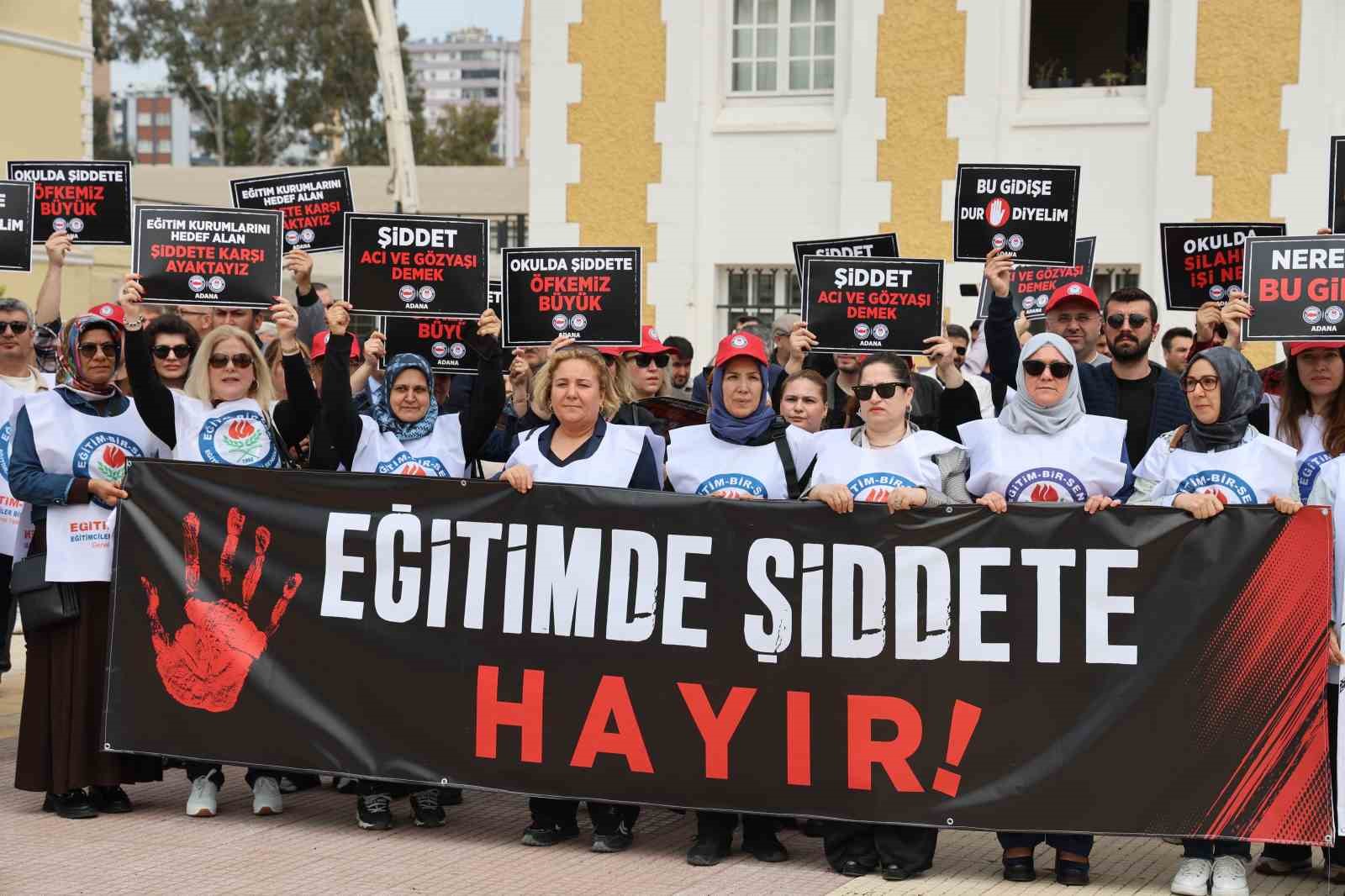 adanada egitimciler sanliurfadaki saldiriyi kinadi 1 vjaSkzUm