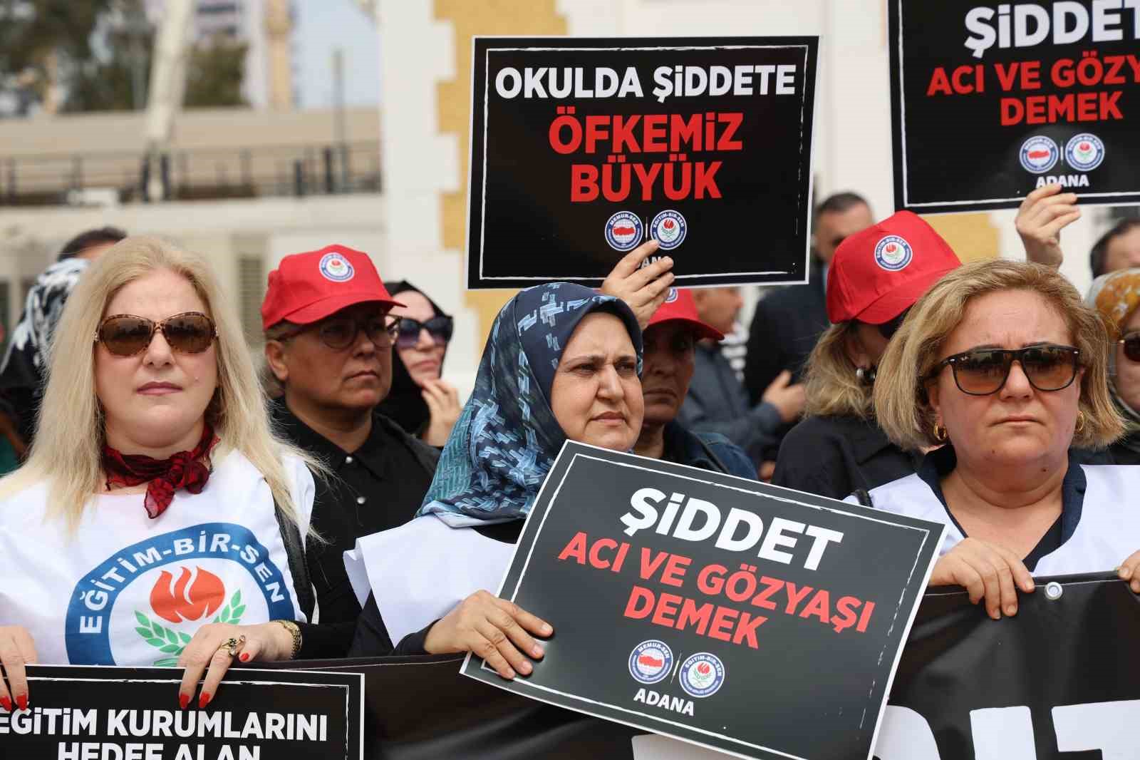 adanada egitimciler sanliurfadaki saldiriyi kinadi 2 vWVEjSqr