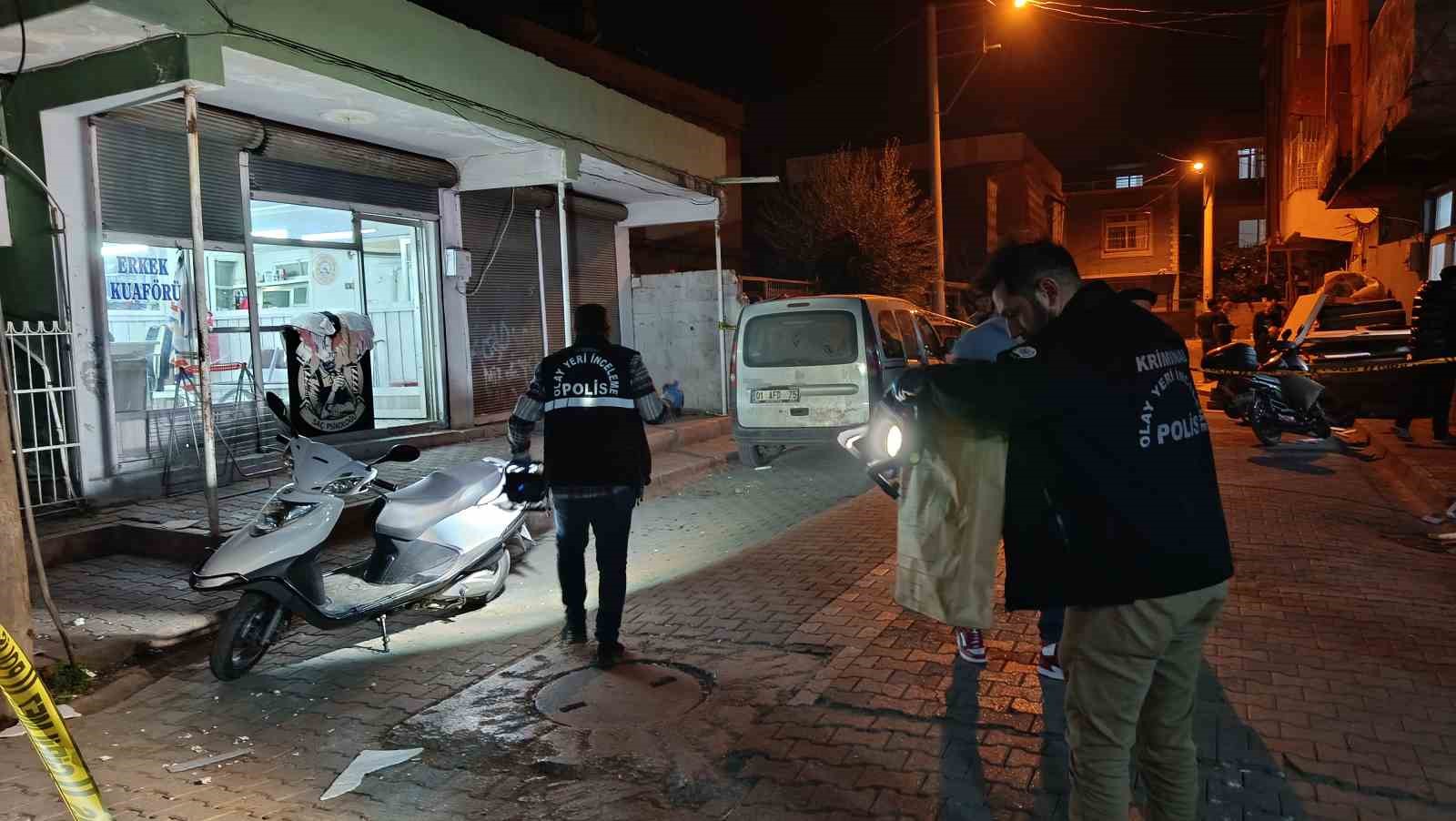 adanada erkek kuaforunde silahli kavga 7 yarali 7 fmEPDavh