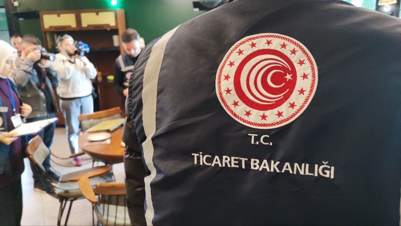 adanada etiket mevzuati uygunlugu denetimleri suruyor 3 milyon 845 bin lira cezai islem uygulandi BkiN9VAl