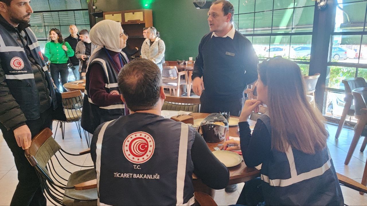 adanada etiket mevzuati uygunlugu denetimleri suruyor 3 milyon 845 bin lira cezai islem uygulandi Stm4yuCB