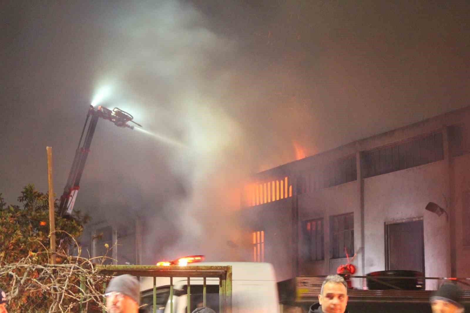 adanada fabrika yangini 4 tHgeOiLS