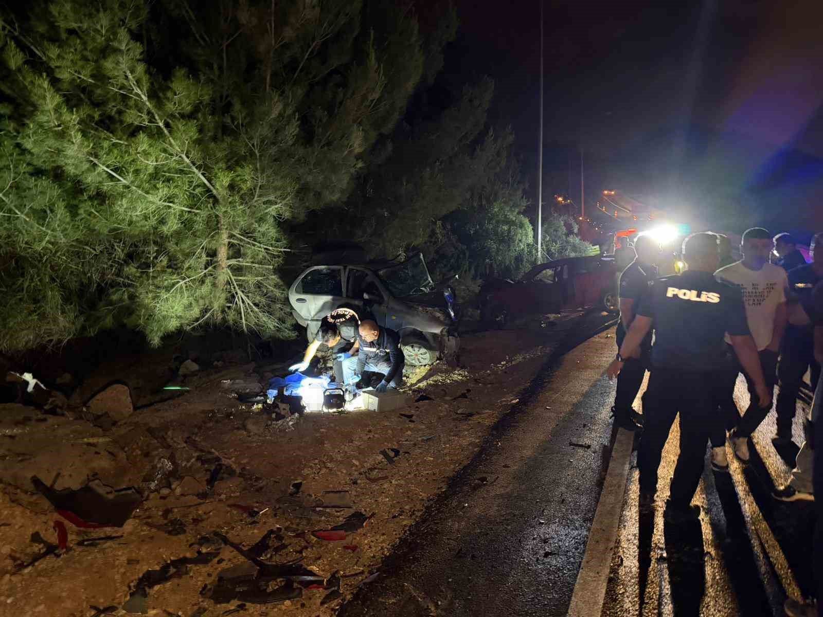 Adana’da feci kaza: Karı koca öldü, 4 yaşındaki çocukları yaralandı 4 adanada feci kaza kari koca oldu 4 yasindaki cocuklari yaralandi 0 bjAvIscZ