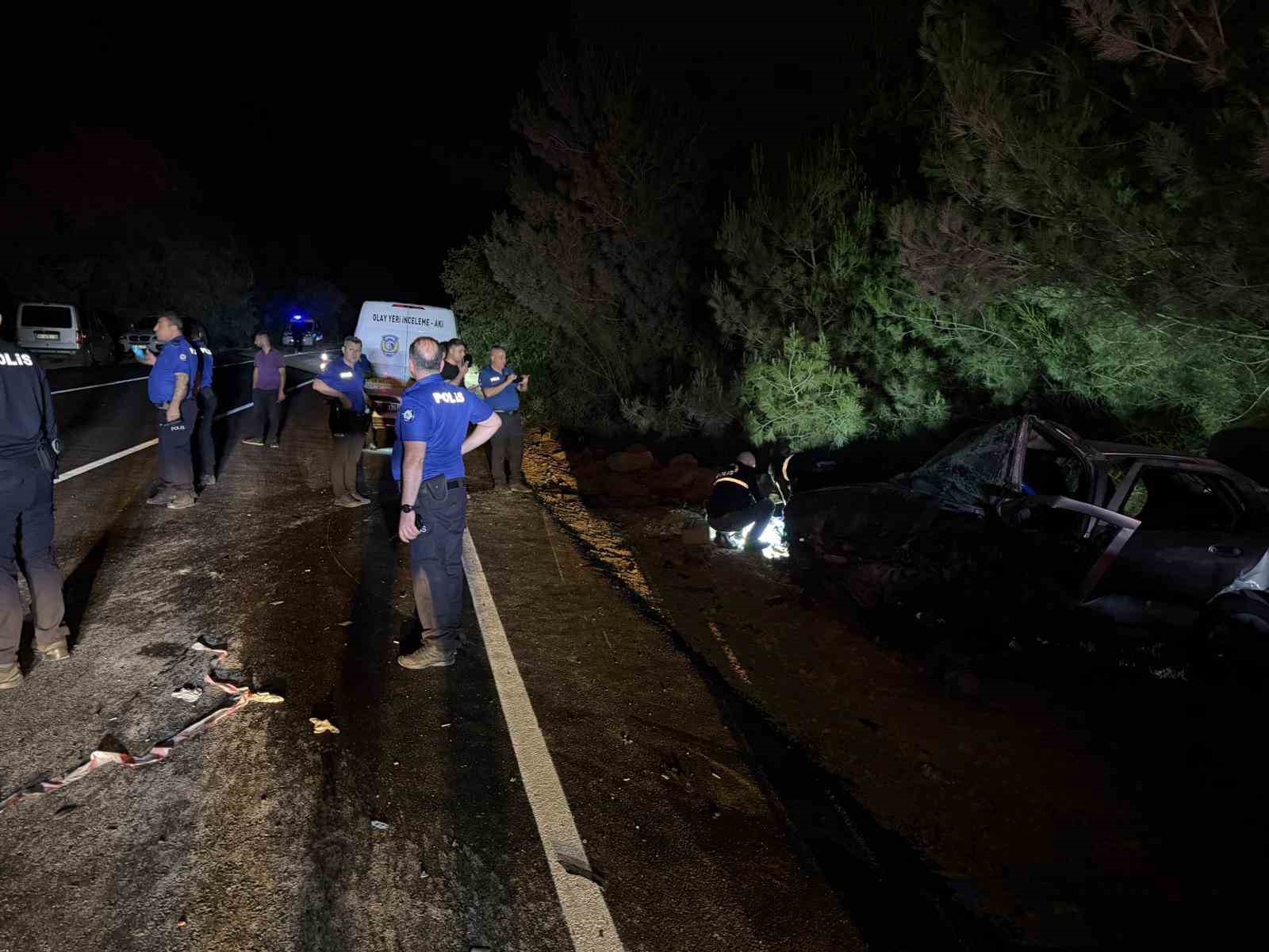 Adana’da feci kaza: Karı koca öldü, 4 yaşındaki çocukları yaralandı 6 adanada feci kaza kari koca oldu 4 yasindaki cocuklari yaralandi 2 NDLM2Lu5