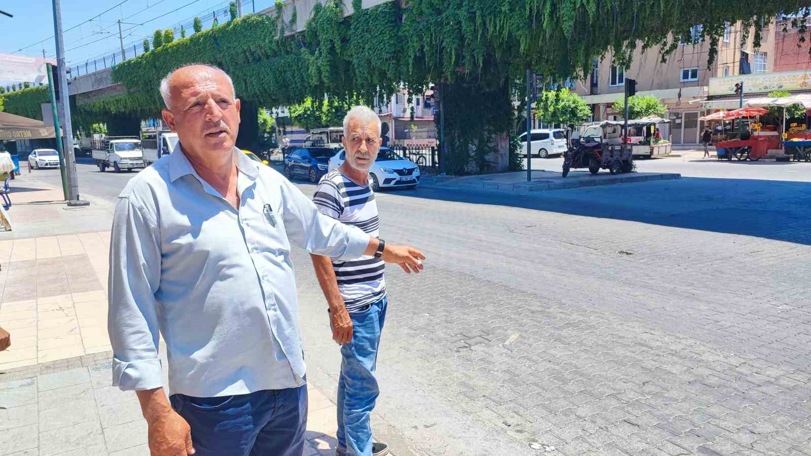 Adana’da feci kaza: Yolun karşısına geçerken iki aracın çarptığı çocuk hayatını kaybetti 5 adanada feci kaza yolun karsisina gecerken iki aracin carptigi cocuk hayatini kaybetti 1 FeJISd83