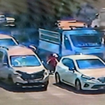 adanada-feci-kaza-yolun-karsisina-gecerken-iki-aracin-carptigi-cocuk-hayatini-kaybetti-1w5p5zZC.jpg