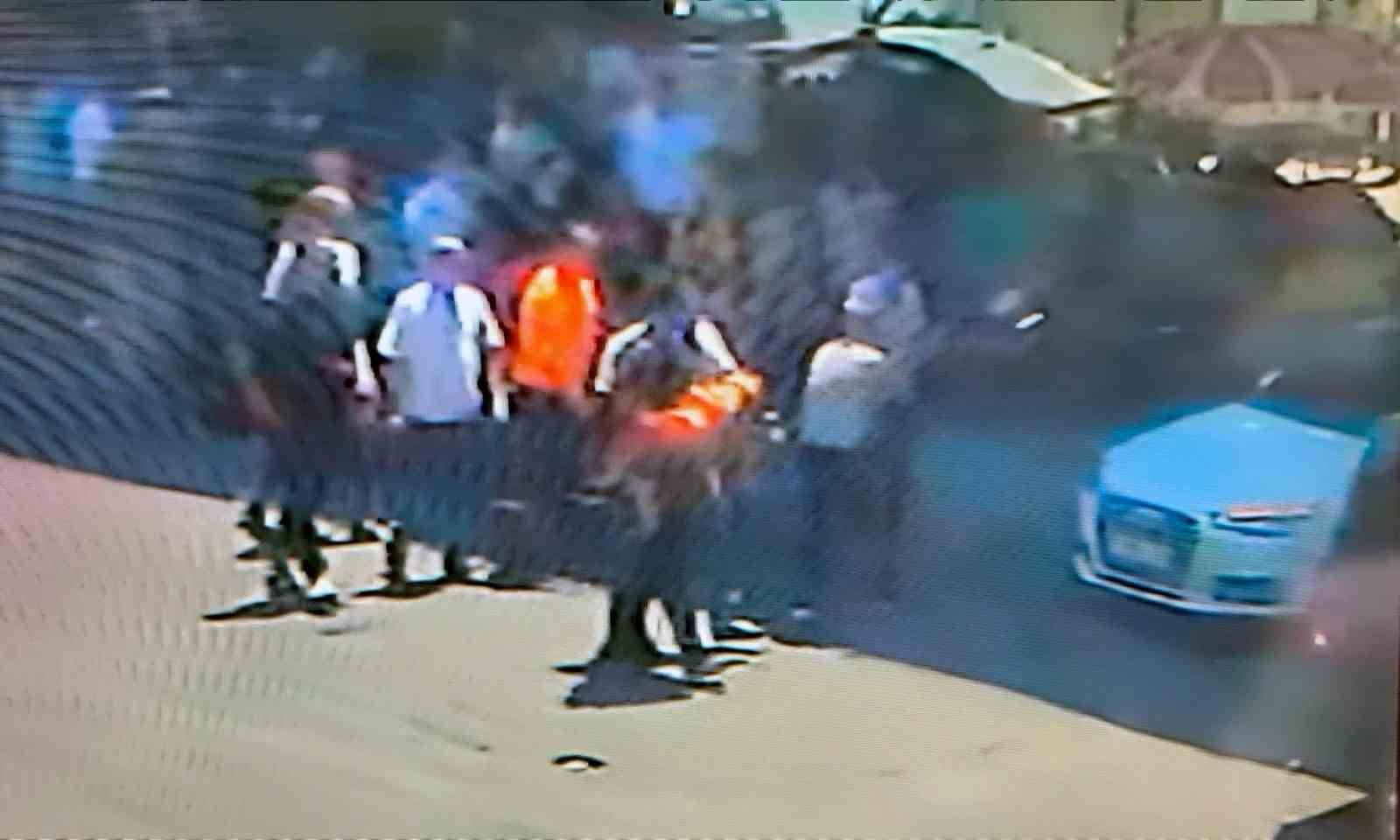 Adana’da feci kaza: Yolun karşısına geçerken iki aracın çarptığı çocuk hayatını kaybetti 9 adanada feci kaza yolun karsisina gecerken iki aracin carptigi cocuk hayatini kaybetti 5