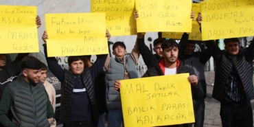 adanada-genclerden-baslik-parasi-eylemi-C52ETImb.jpg