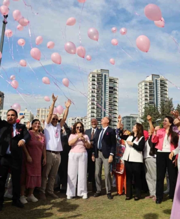 adanada-gokyuzune-yuzlerce-pembe-balon-birakildi-hw3plJat.jpg