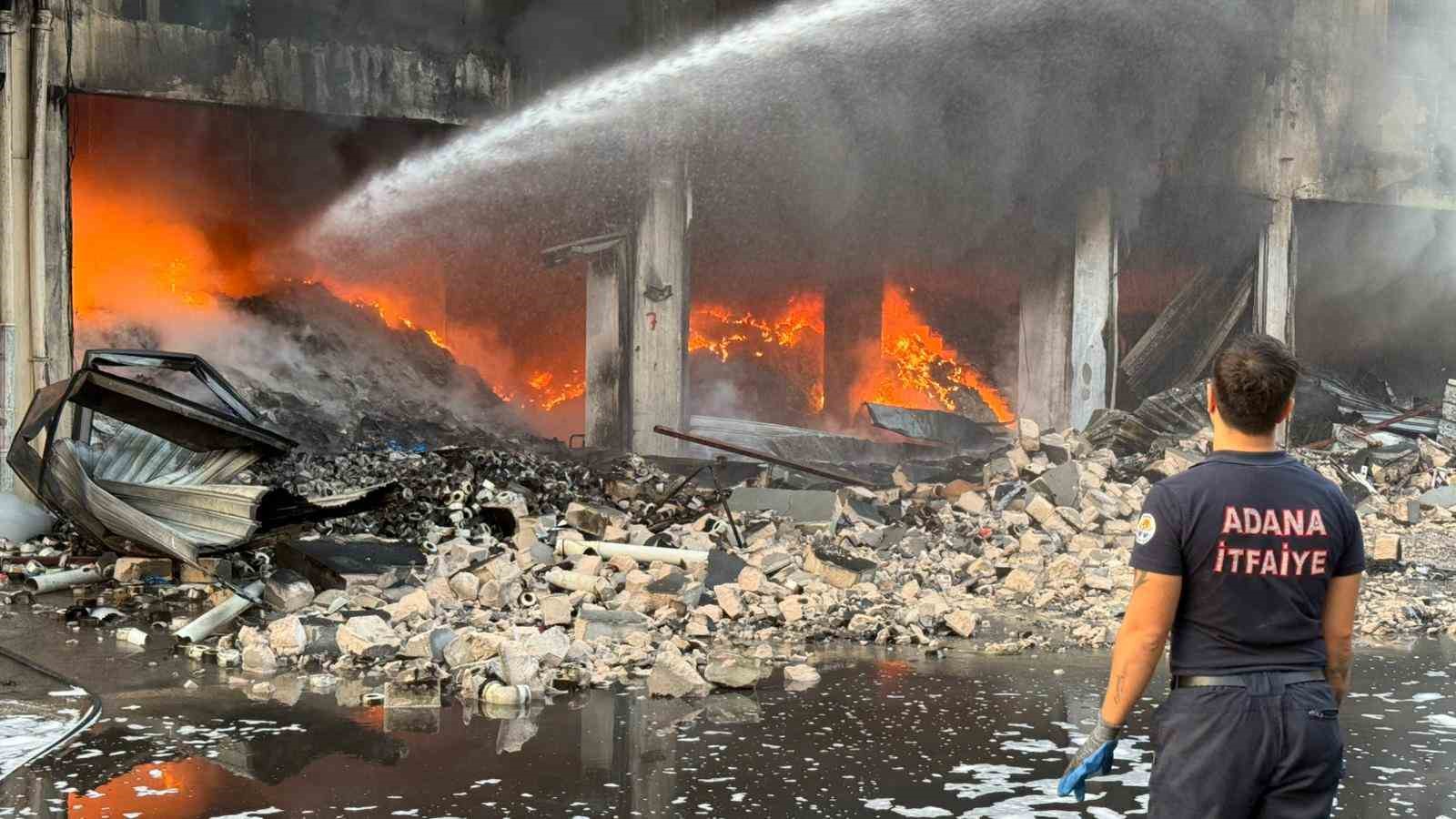 adanada hirdavat dukkaninda cikan yangin kontrol altina alindi 0 a6AT1Vvh