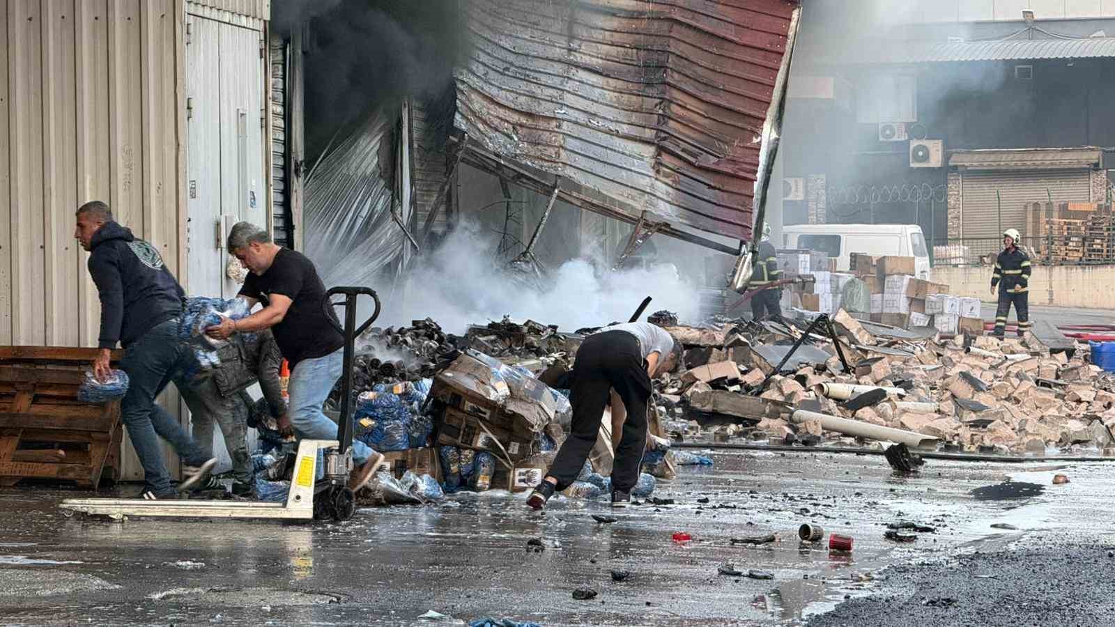 adanada hirdavat dukkaninda cikan yangin kontrol altina alindi 5 ENCdIOuM