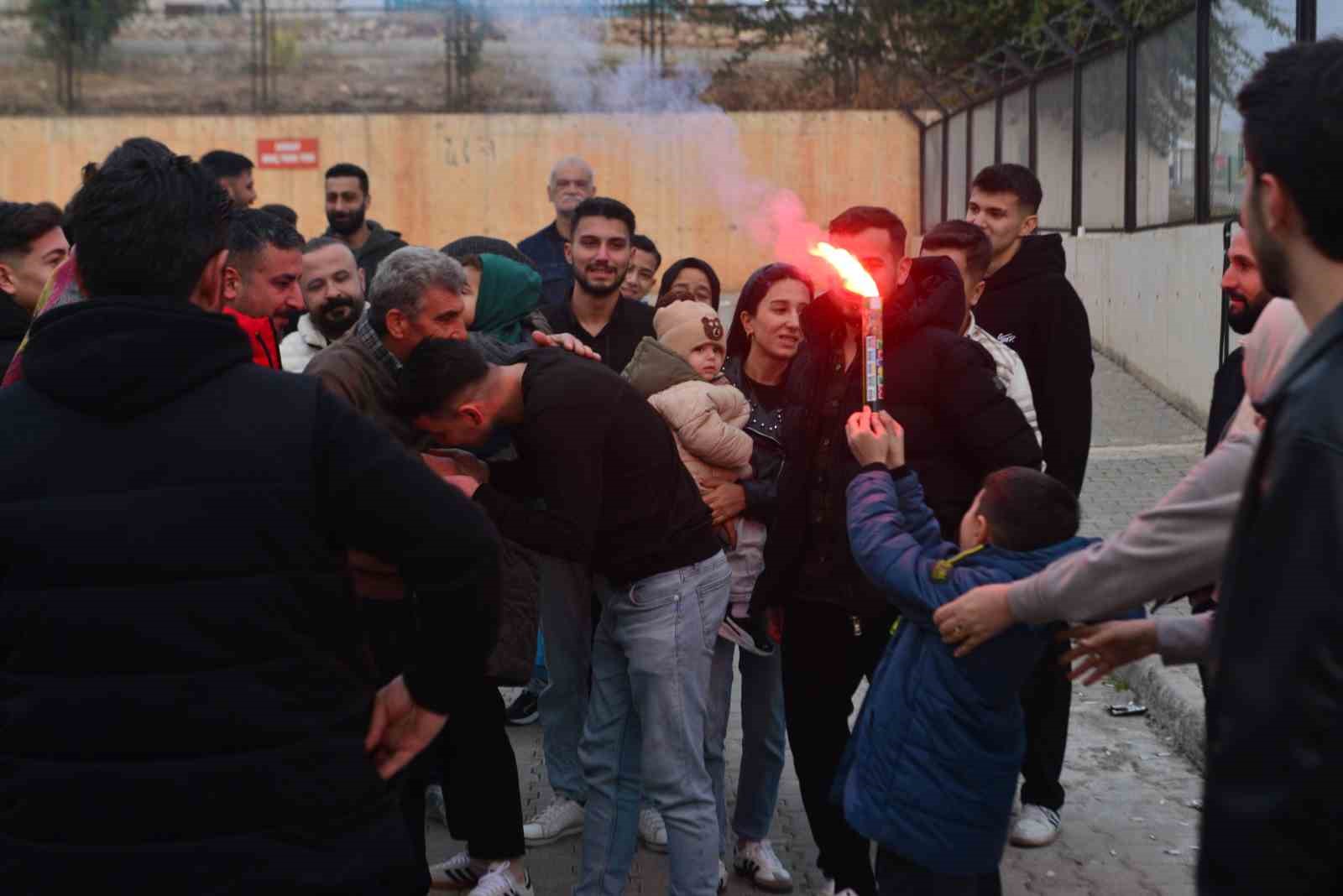 adanada hukumluler tahliye olmaya basladi 3 1faqlVSf