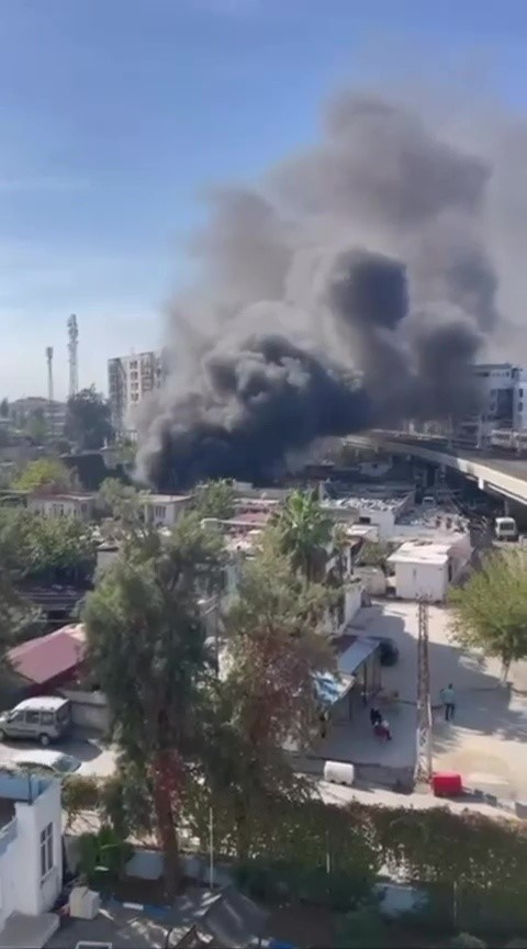 adanada hurdaci dukkani alevlere teslim oldu 2 7FIZItZn