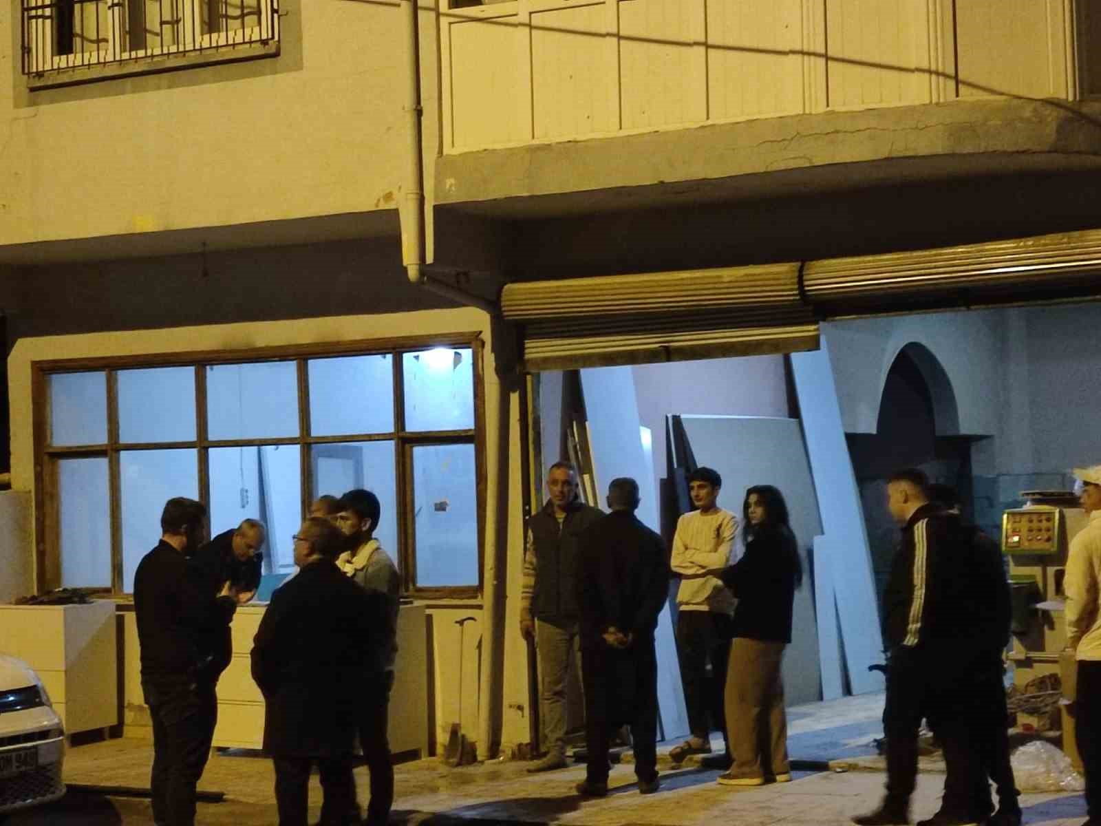 adanada is yerinde silahli kavga 2 yarali 3 VYrmYzh1