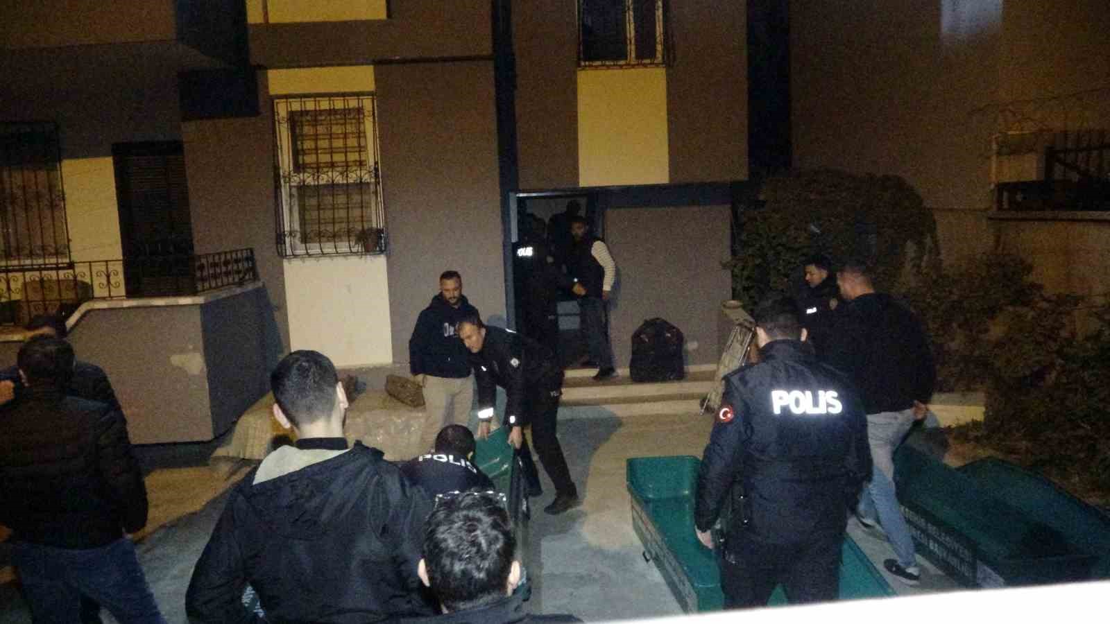 adanada kan donduran olay baba cocuklarini oldurup intihar etti 0 EIAivCmp
