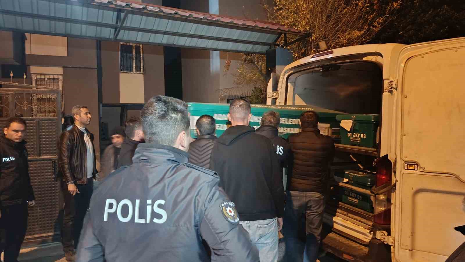 adanada kan donduran olay baba cocuklarini oldurup intihar etti 7 1wuOaNeL