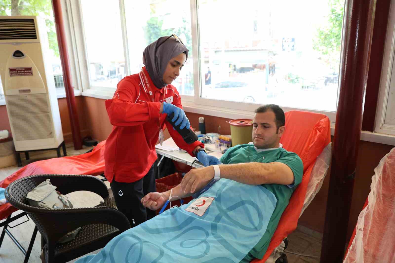 Adana’da kan ve kök hücre bağış kampanyasına yoğun ilgi 9 adanada kan ve kok hucre bagis kampanyasina yogun ilgi 5