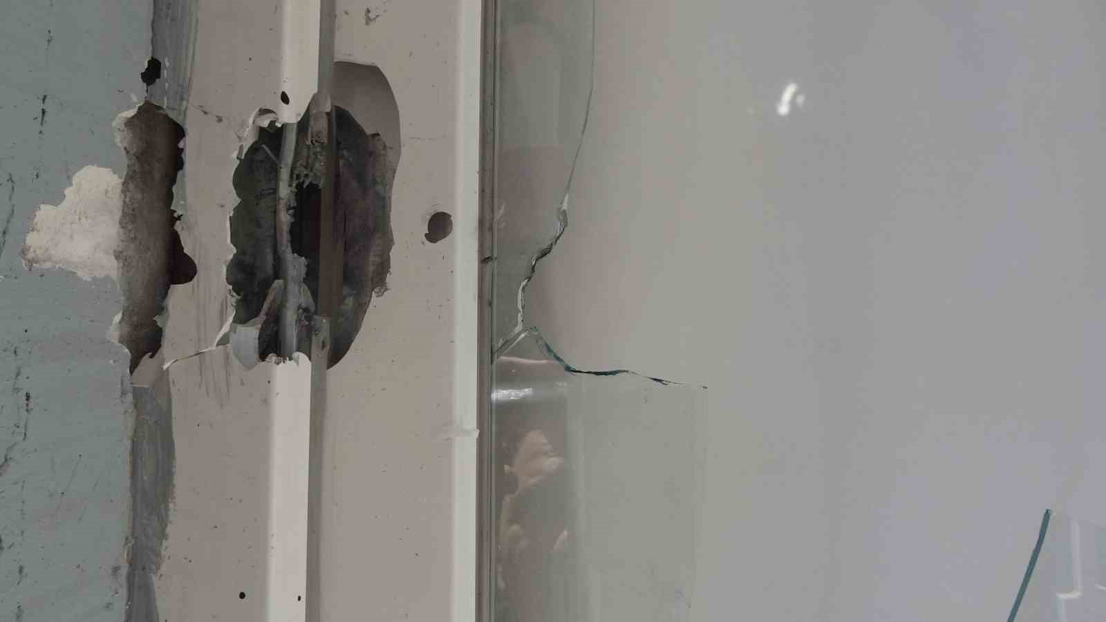 adanada kaskli saldirgan dehseti eve tufekle kursun yagdirdi 4 5ZvlF1Ra