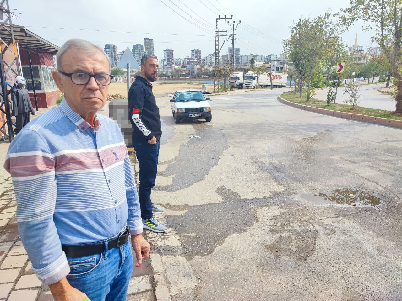Adana’da keskin viraj tehlikesi: Esnaf kamera taktırdı, kazaları kaydetti 5 adanada keskin viraj tehlikesi esnaf kamera taktirdi kazalari kaydetti 1 nn8YGbHg