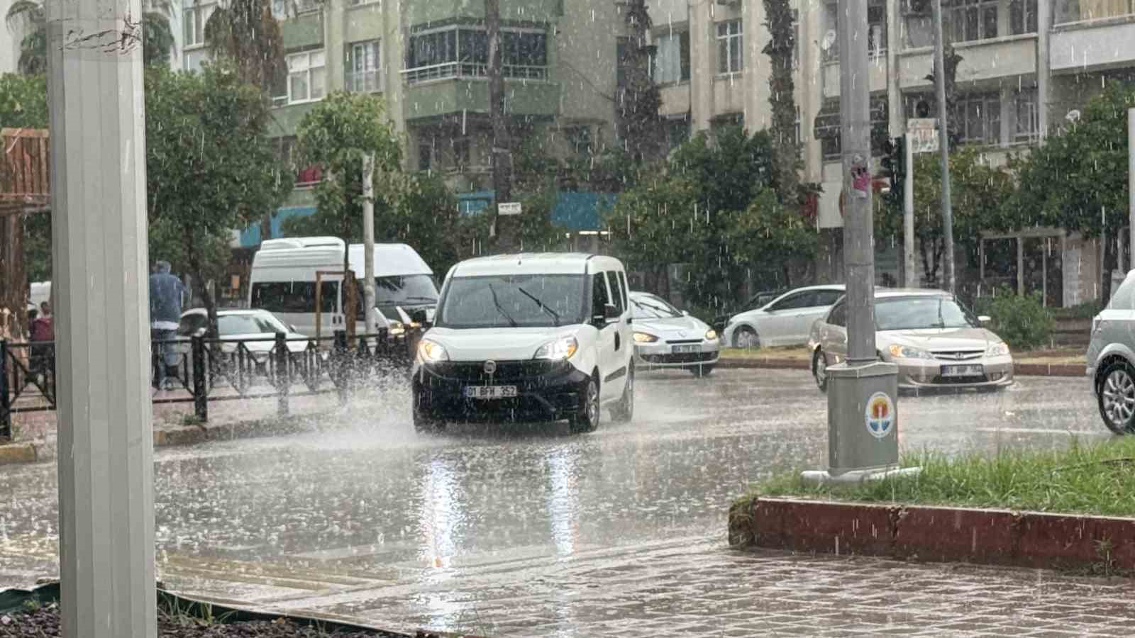 adanada mayis ortasinda siddetli yagis etkili oldu 0 qcmBjLSd
