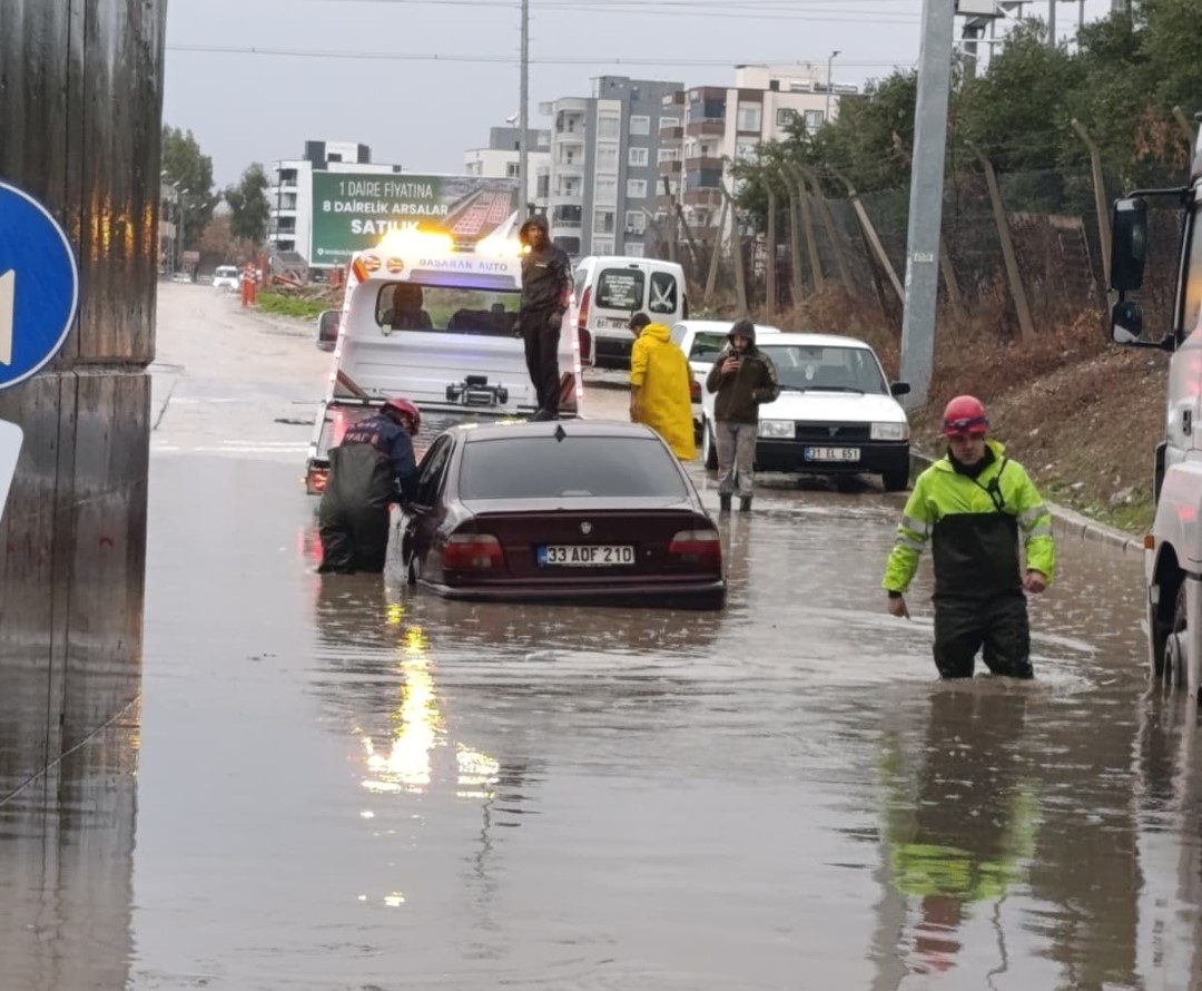 adanada metrekareye 138 kilogram yagis dustu bin 257 su baskini meydana geldi 3 Cjpyzzt7