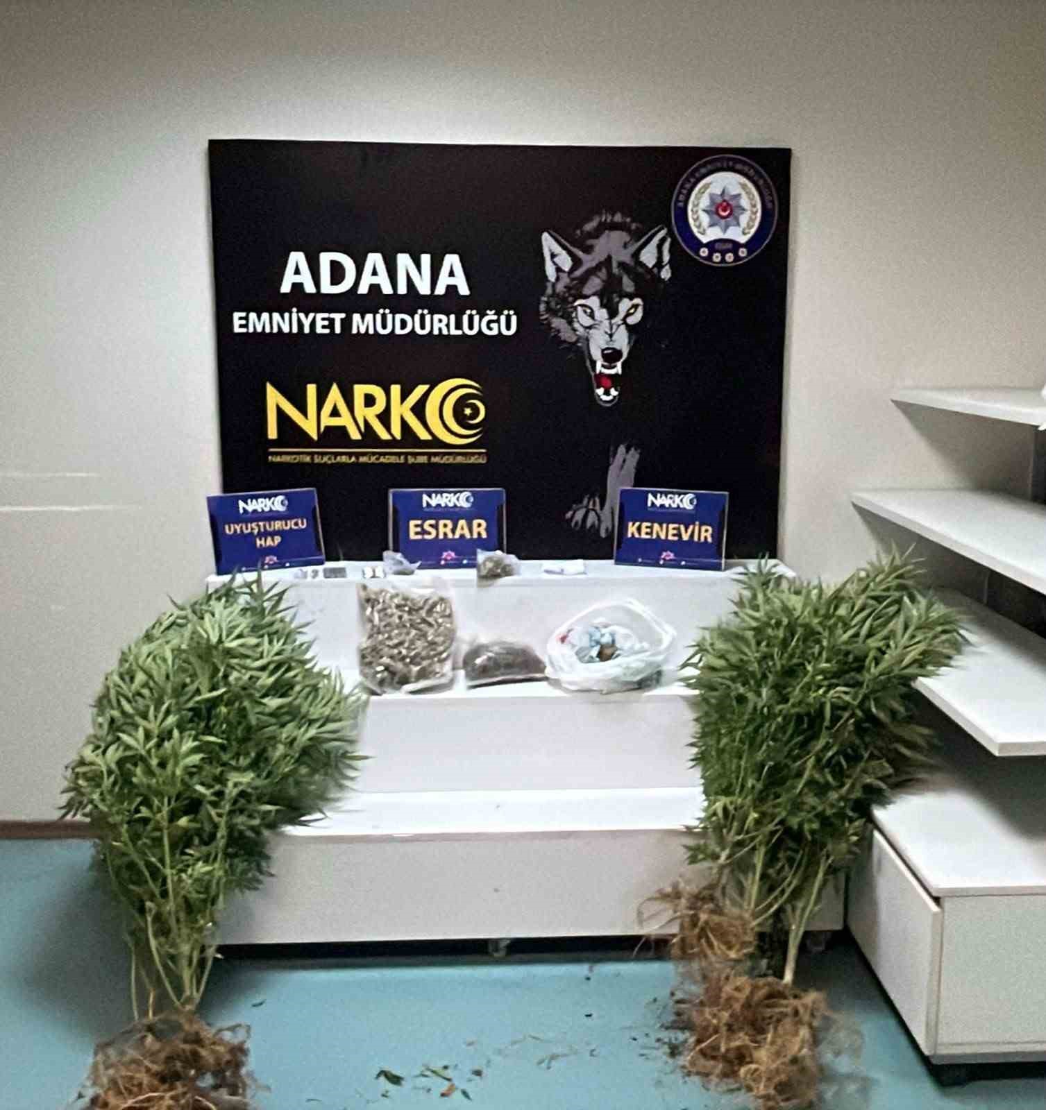 adanada narkotik operasyonu esrar sentetik hap ve silah ele gecirildi 0 c1izQJjh