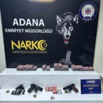 adanada-narkotik-operasyonu-esrar-sentetik-hap-ve-silah-ele-gecirildi-94DfnftW.jpg