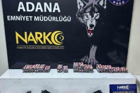 E5 Büyükçekmece mevkiinde tır devrildi, trafik durma noktasına geldi 1 thumbnail