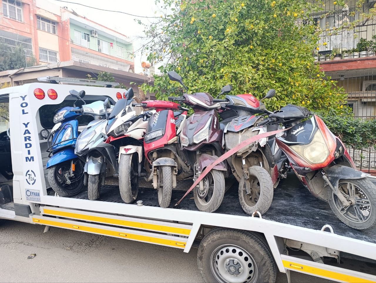 adanada neredeyse durdurulan her iki motosikletliden biri ceza yedi 0 O8mNSCKJ