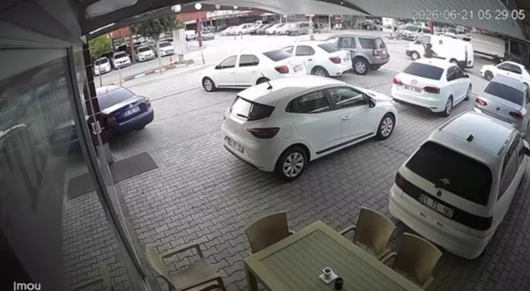 Adana’da oto galericiler sitesinde silahlı saldırı: Çok sayıda araç zarar gördü 5 adanada oto galericiler sitesinde silahli saldiri cok sayida arac zarar gordu 1 yD3MV9hZ