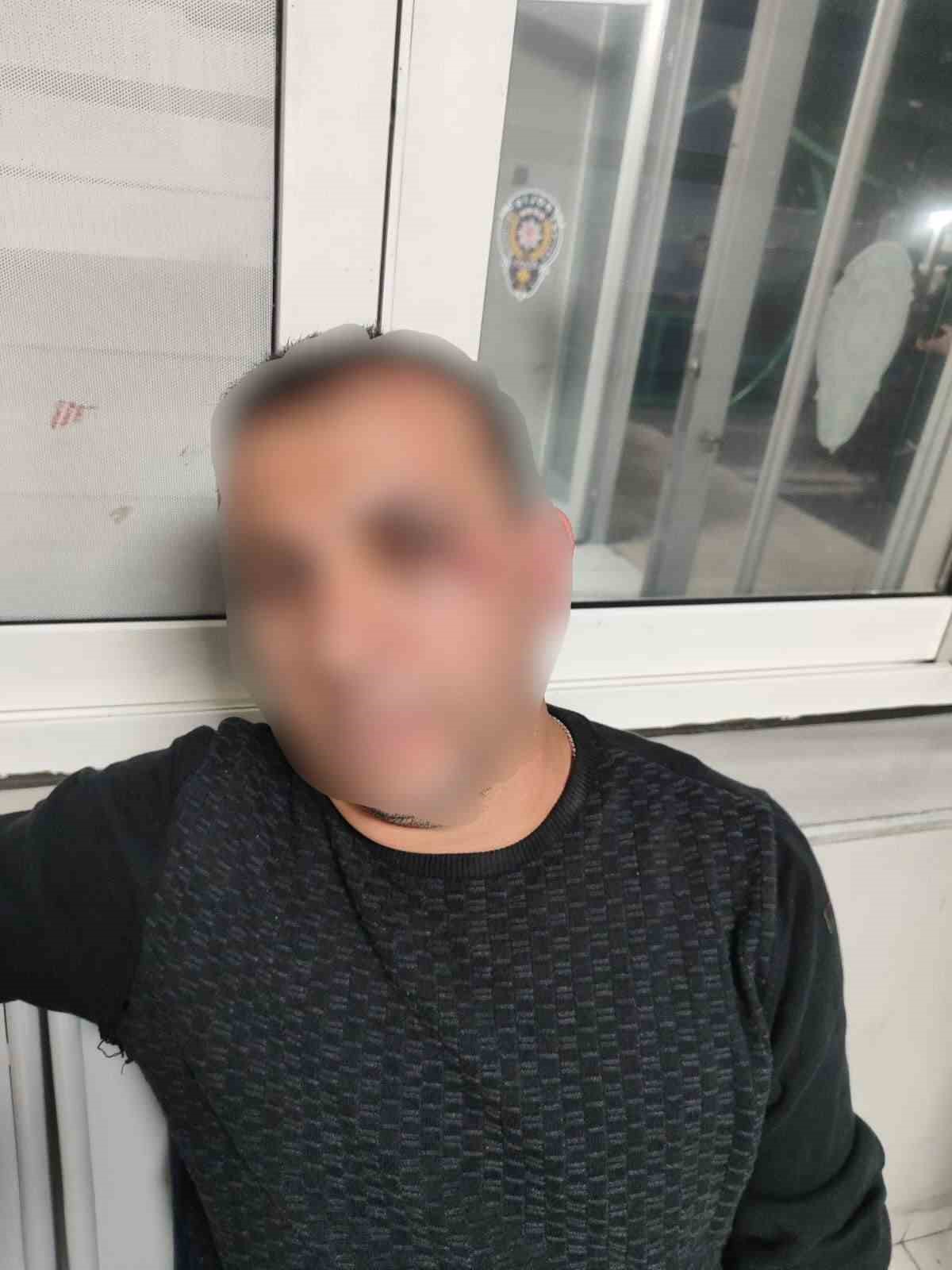 Adana’da park yeri tartışması aileleri karşı karşıya getirdi 10 adanada park yeri tartismasi aileleri karsi karsiya getirdi 6 wmrTjc3A