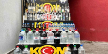 adanada-pet-siselerde-satilacak-sahte-ickiler-ele-gecirildi-MWgYn2YL.jpg