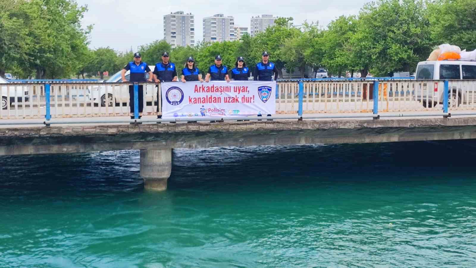 adanada polis kagit oyununa ara verdirip bogulma bilgilendirmesi yapti 0 zcWGkIXj