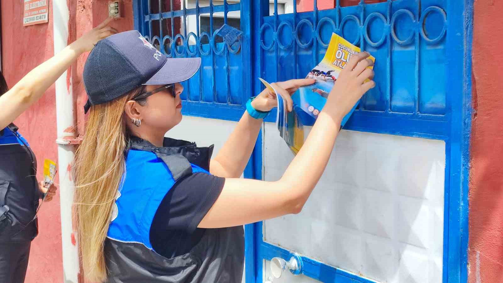 adanada polis kagit oyununa ara verdirip bogulma bilgilendirmesi yapti 4 gSQLpptU