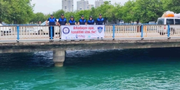adanada-polis-kagit-oyununa-ara-verdirip-bogulma-bilgilendirmesi-yapti-JEZ4wM3P.jpg