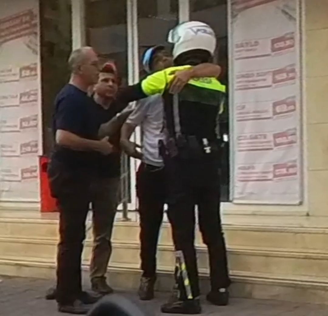 adanada polis ve ozel birey arasinda duygulandiran goruntuler 0